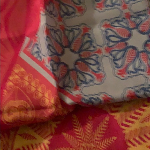 (3 for 8) women’s pink scarf - Picture 2 of 5